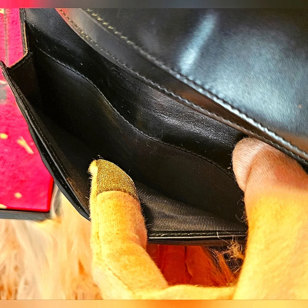 🇮🇹 GUCCI Long Wallet Vintage Bi-Fold: Black Leather & Silver Detailing 🖤